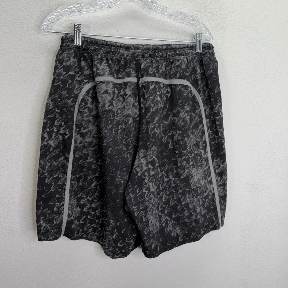 Lululemon Mens Pace Breaker Short Linerless (removed) Black Print Size XL Gym